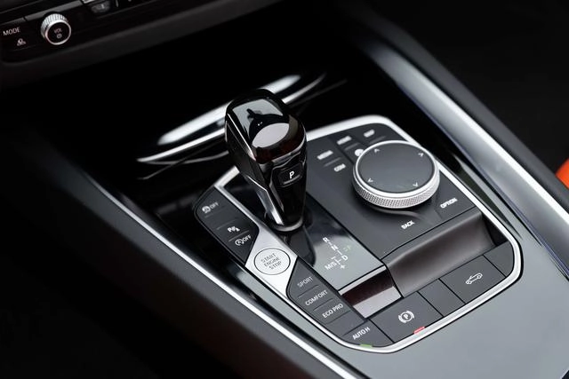 BMW Z4 2023 sDrive 25i M Sports suit interior photo 13