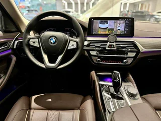 BMW 5 Series 2021 530Li Premium Class Luxury Set interior photo 7