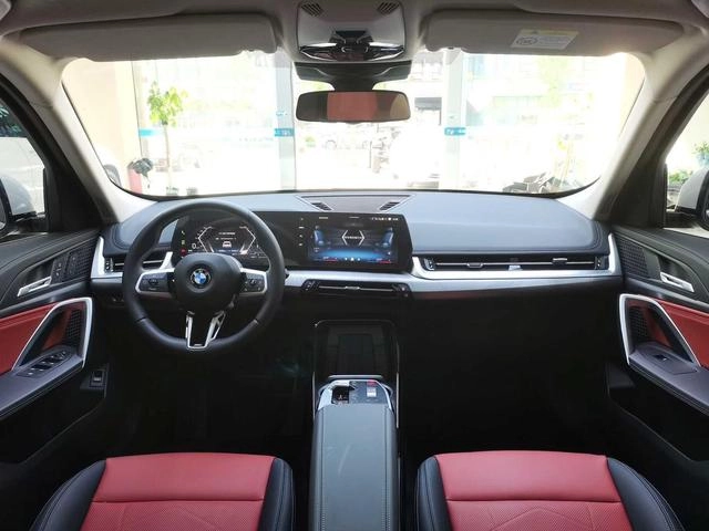 BMW X1 2023 xDrive25Li M Sports suit exterior photo 3