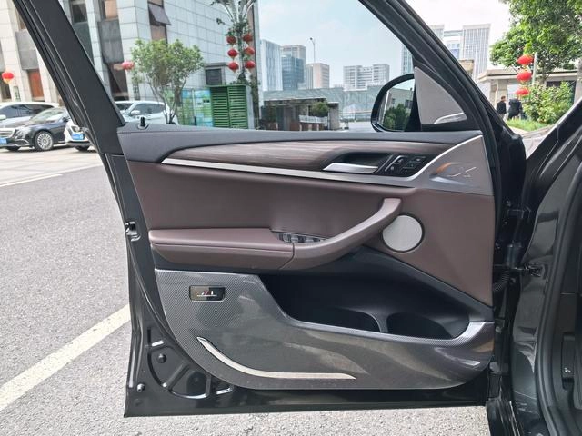 BMW X3 2022 Restyling xDrive30i Premium Class M Obsidian Night Suit interior photo 13