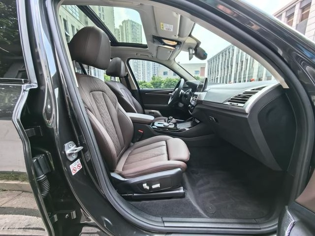 BMW X3 2022 Restyling xDrive30i Premium Class M Obsidian Night Suit interior photo 16