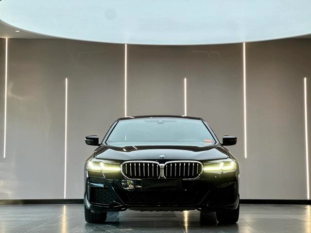 BMW 5 Series 2021 Модификация 525Li M Спортивный костюм экстерьер фото 2