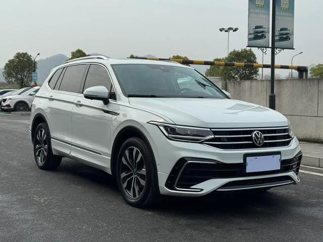 Volkswagen Tiguan L 2022 330TSI Tracción automática a dos ruedas R-Line Edición Yuexiang exterior foto 3