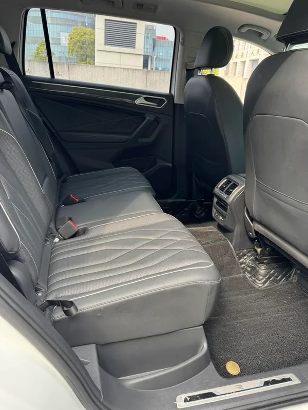Volkswagen Tiguan L 2022 330TSI Tracción automática a dos ruedas R-Line Edición Yuexiang interior foto 10