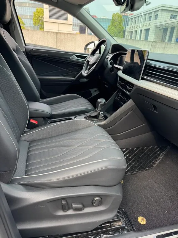 Volkswagen Tiguan L 2022 330TSI Tracción automática a dos ruedas R-Line Edición Yuexiang interior foto 11