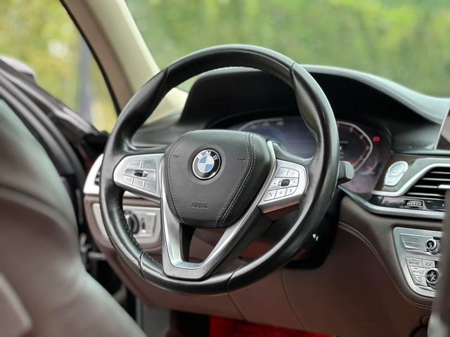 BMW 7 Series 2021 730Li Luxury Set interior photo 14