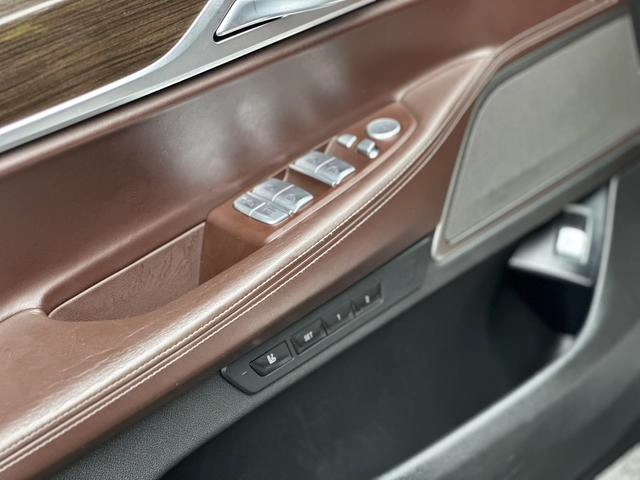 BMW 7 Series 2021 730Li Luxury Set interior photo 16