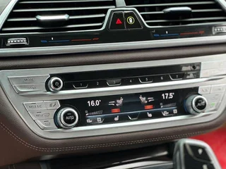 BMW 7 Series 2021 730Li Luxury Set interior photo 17