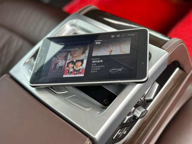BMW 7 Series 2021 730Li Luxury Set interior photo 18