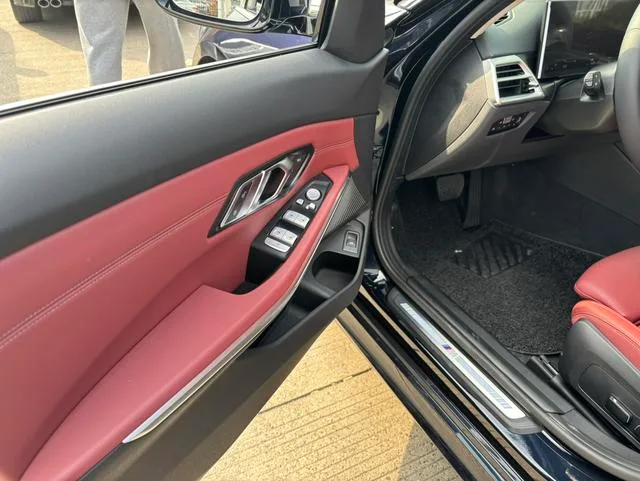 BMW 3 Series 2025 325Li M Sports suit exterior photo 4