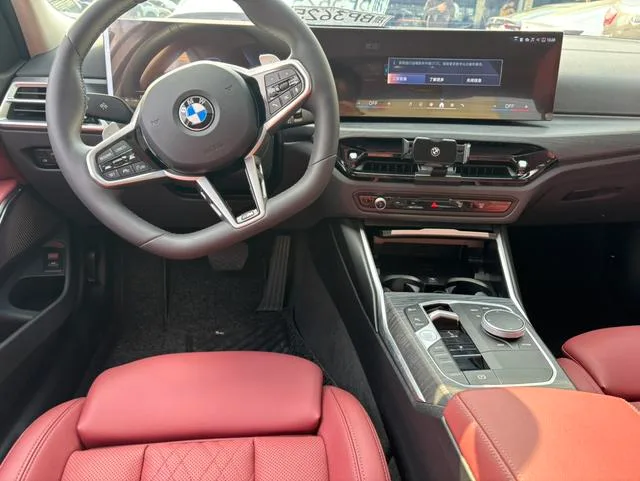 BMW 3 Series 2025 325Li M Sports suit interior photo 10