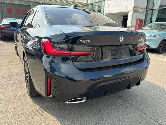 BMW 3 Series 2025 325Li M Sports suit interior photo 16