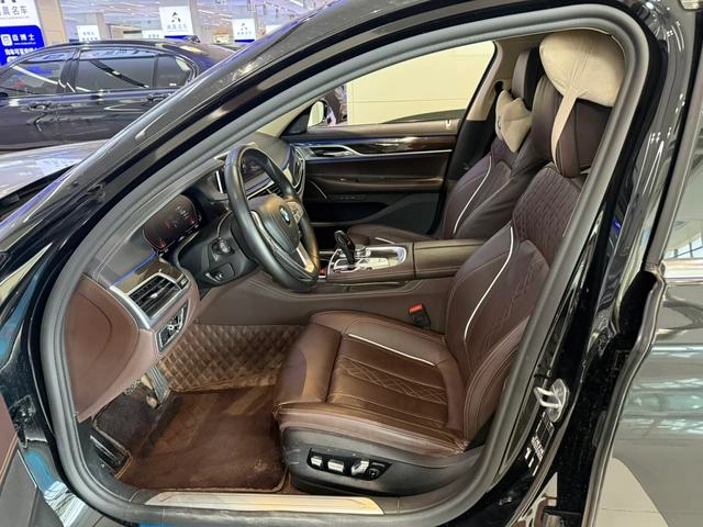 BMW 7 Series 2021 730Li M Sports suit exterior photo 3