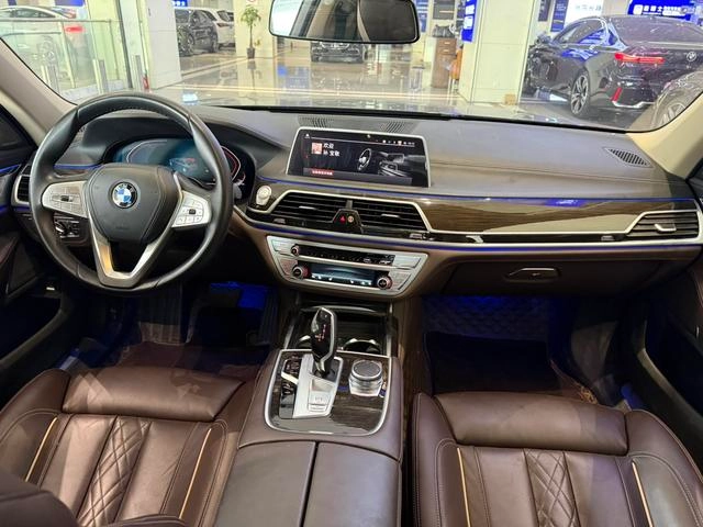 BMW 7 Series 2021 730Li M Sports suit exterior photo 4