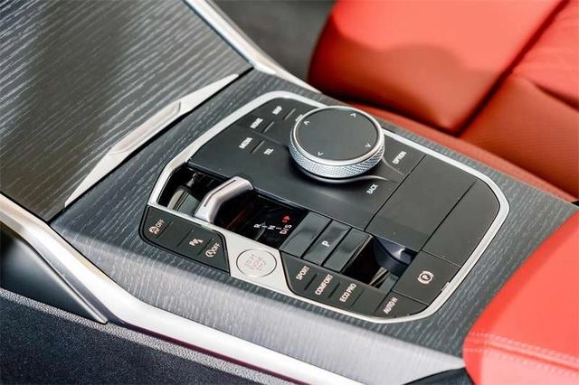 BMW 3 Series 2025 325Li M Sports suit interior photo 15