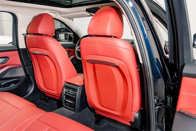 BMW 3 Series 2025 325Li M Sports suit interior photo 20