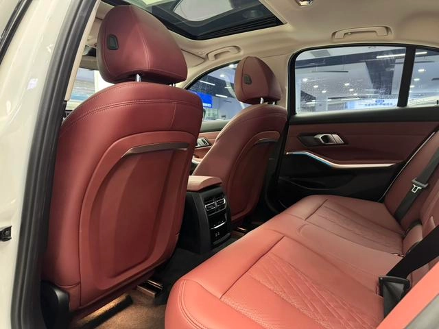 BMW 3 Series 2023 325i M Sports suit exterior photo 7