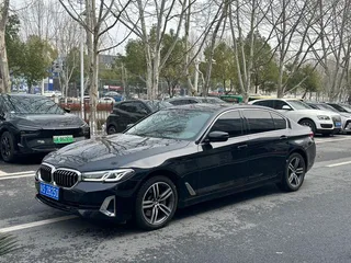 BMW 5 Series 2021 530Li Лидирующий Роскошный набор