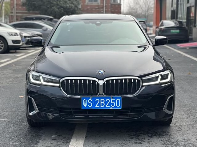 BMW 5 Series 2021 530Li Leading Type Luxury Set exterior photo 2