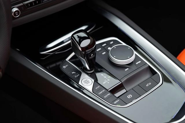 BMW Z4 2023 sDrive 25i M Sports suit interior photo 13