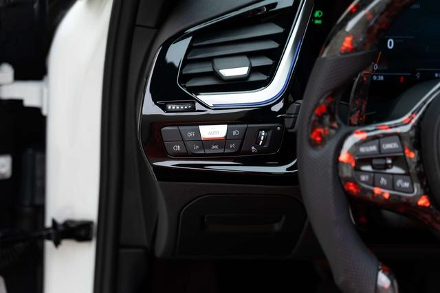 BMW Z4 2023 sDrive 25i M Sports suit interior photo 16