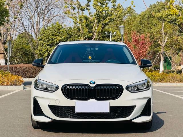 BMW 1 Series 2023 125i M Sports Obsidian Night Edition exterior photo 2