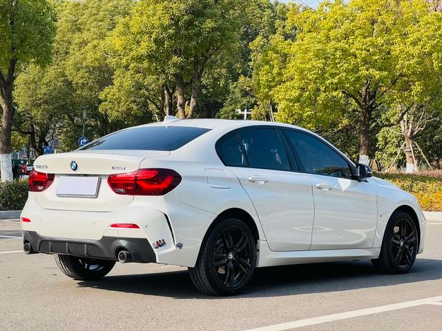 BMW 1 Series 2023 125i M Sports Obsidian Night Edition exterior photo 5