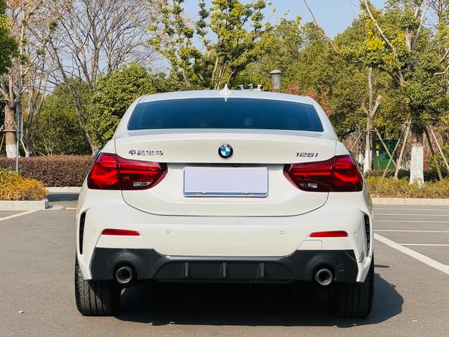 BMW 1 Series 2023 125i M Sports Obsidian Night Edition exterior photo 7