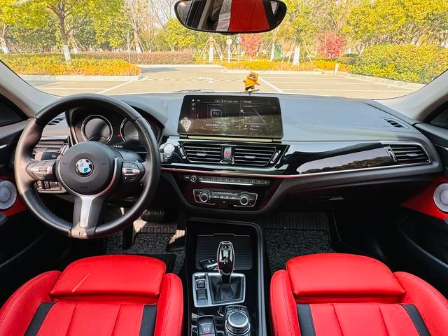 BMW 1 Series 2023 125i M Sports Obsidian Night Edition interior photo 10