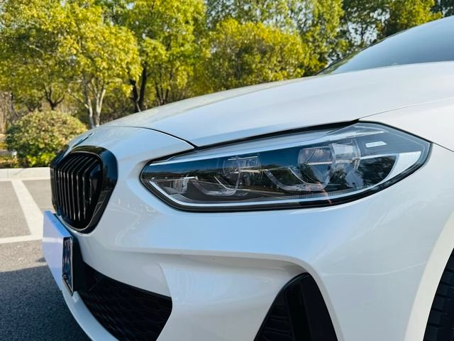 BMW 1 Series 2023 125i M Sports Obsidian Night Edition interior photo 15
