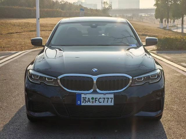 BMW 3 Series 2022 325i M Sports suit exterior photo 2