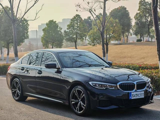 BMW 3 Series 2022 325i M Sports suit exterior photo 3