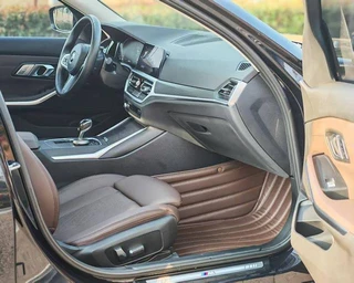 BMW 3 Series 2022 325i M Sports suit interior photo 9