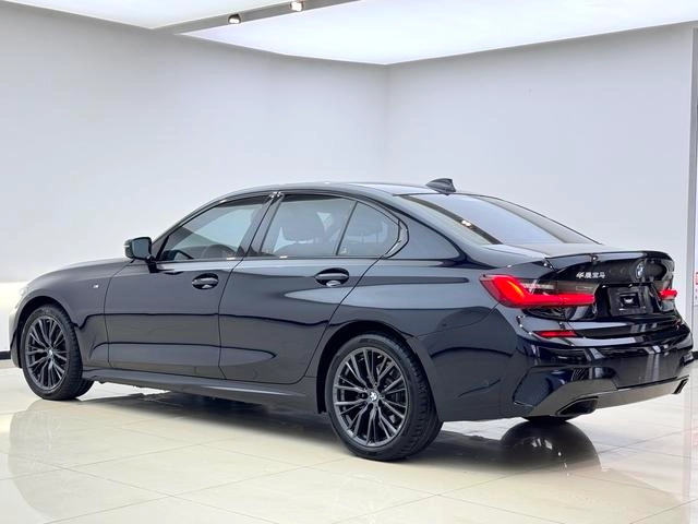 BMW 3 Series 2022 325i M Sports Night Suit interior photo 10