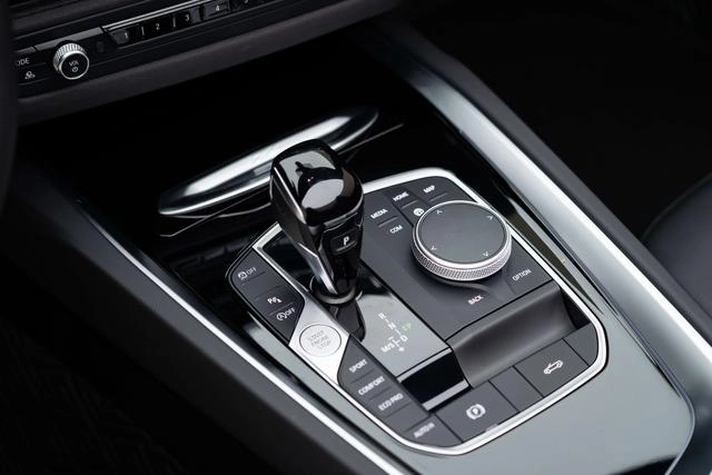 BMW Z4 2023 sDrive 25i M Sports suit interior photo 12