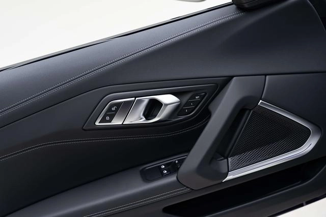 BMW Z4 2023 sDrive 25i M Sports suit interior photo 13