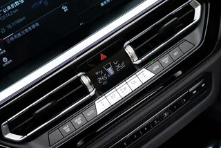BMW Z4 2023 sDrive 25i M Sports suit interior photo 17