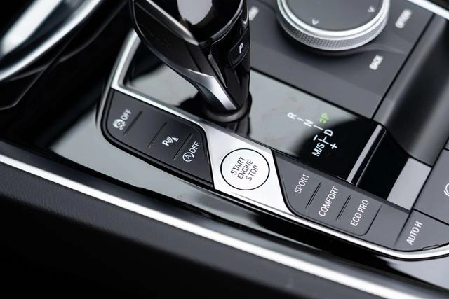 BMW Z4 2023 sDrive 25i M Sports suit interior photo 18