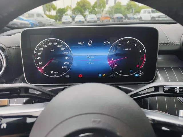 Mercedes-Benz C-Class 2023 C 260 L Sports version interior photo 12 Mercedes-Benz C-Class 2023 C 260 L Sports version interior photo 12