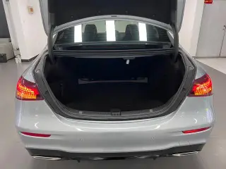 Mercedes-Benz E-Class (Imported) 2021 Restyling E 300 Sports version interior photo 11 Mercedes-Benz E-Class (Imported) 2021 Restyling E 300 Sports version interior photo 11