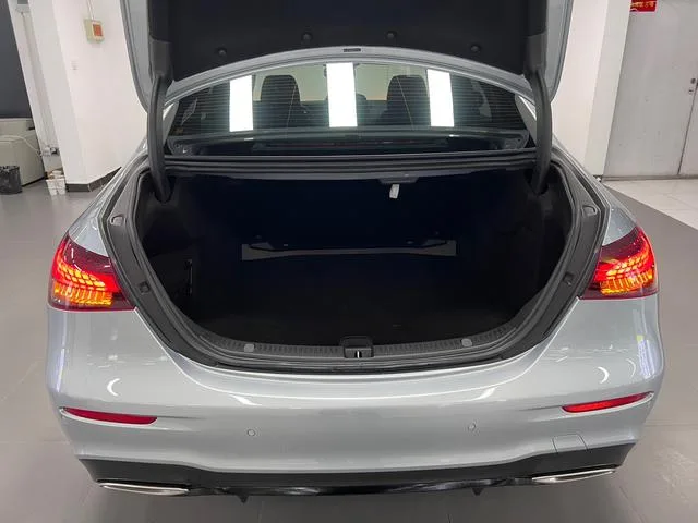 Mercedes-Benz E-Class (Imported) 2021 Restyling E 300 Sports version interior photo 11 Mercedes-Benz E-Class (Imported) 2021 Restyling E 300 Sports version interior photo 11