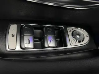 Mercedes-Benz E-Class (Imported) 2021 Restyling E 300 Sports version interior photo 15 Mercedes-Benz E-Class (Imported) 2021 Restyling E 300 Sports version interior photo 15