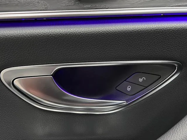 Mercedes-Benz E-Class (Imported) 2021 Restyling E 300 Sports version interior photo 16 Mercedes-Benz E-Class (Imported) 2021 Restyling E 300 Sports version interior photo 16