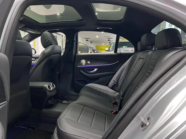 Mercedes-Benz E-Class (Imported) 2021 Restyling E 300 Sports version interior photo 18 Mercedes-Benz E-Class (Imported) 2021 Restyling E 300 Sports version interior photo 18