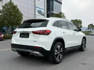 Mercedes-Benz GLA 2022 GLA 200 interior foto 7
