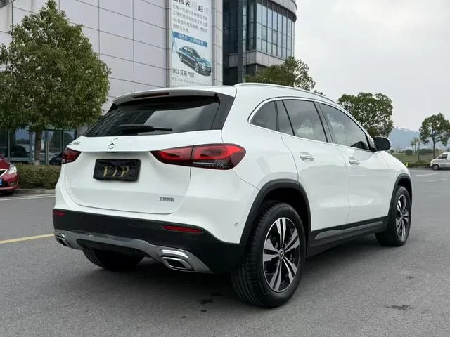 Mercedes-Benz GLA 2022 GLA 200 interior foto 7