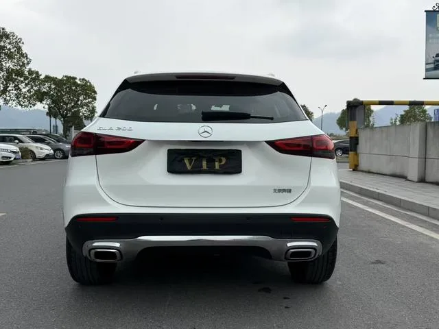 Mercedes-Benz GLA 2022 GLA 200 interior foto 8