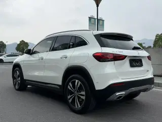 Mercedes-Benz GLA 2022 GLA 200 interior foto 9