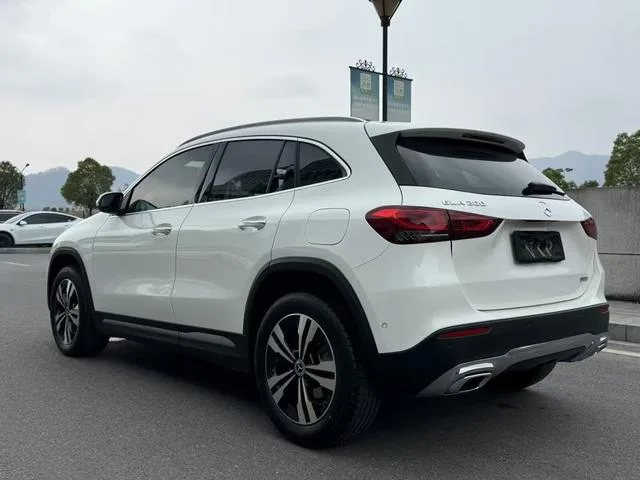 Mercedes-Benz GLA 2022 GLA 200 interior foto 9