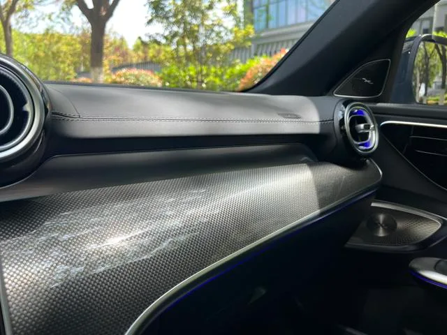 Mercedes-Benz C-Class 2025 C 260 L Edición deportiva Haoye interior foto 15 Mercedes-Benz C-Class 2025 C 260 L Edición deportiva Haoye interior foto 15